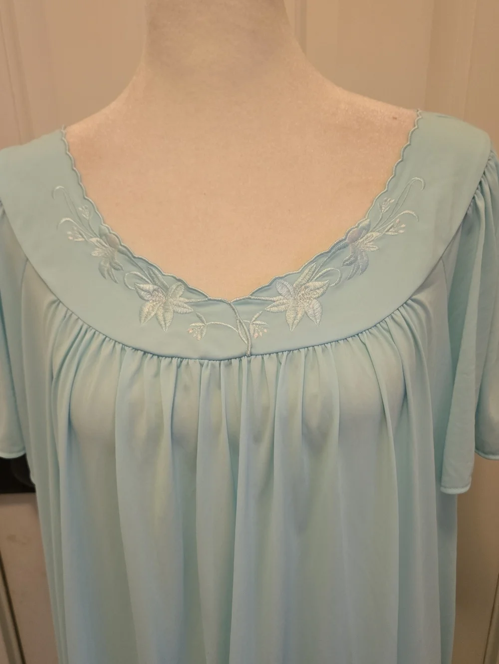 Miss Elaine Classic Woman Light Teal 100% Nylon Embroidered Nightgown Size XL